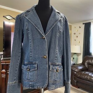 Relativity Women’s Jean Jacket, size XL, sits just below waist.